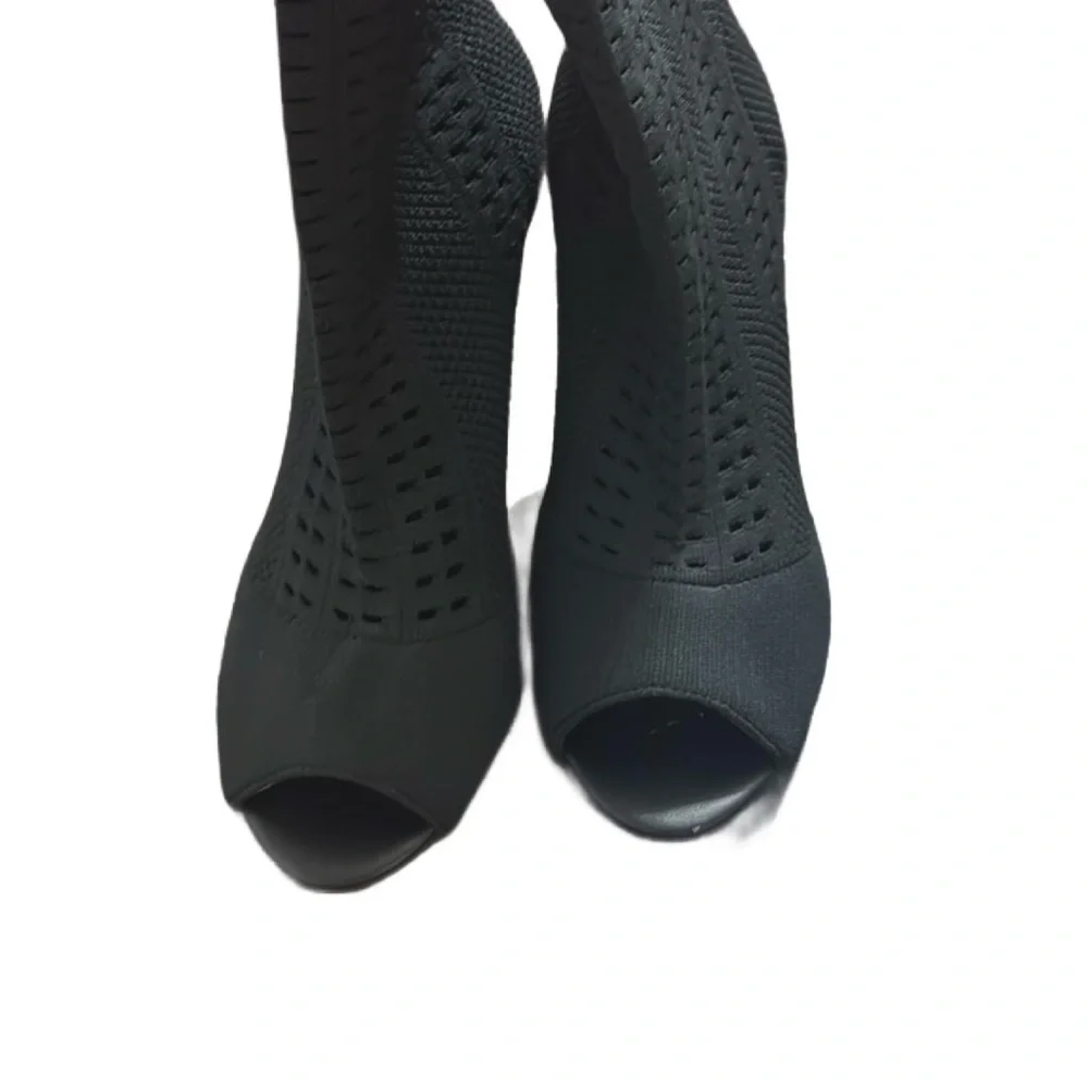 Charles (Charles David) peep toe mesh high heel bootie 7.5
NWOT - Picture 2 of 8